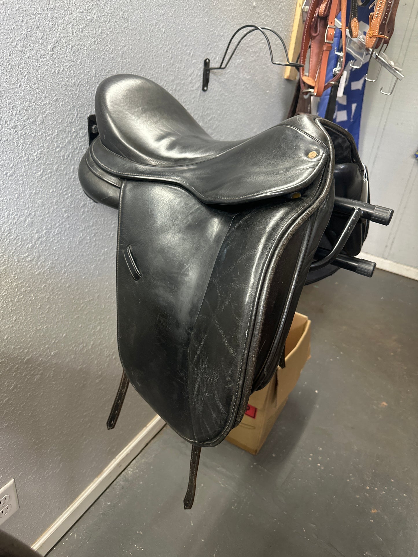 Consignment Bond Street Dressage Saddle